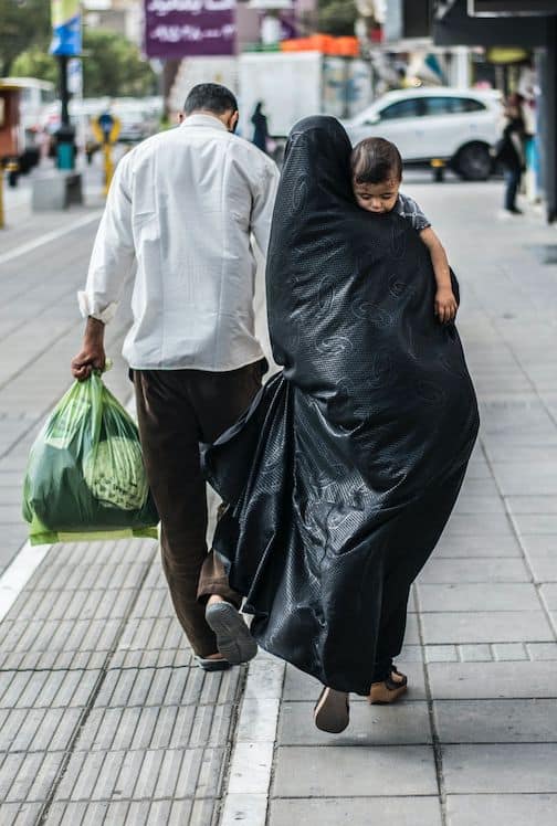 Immigration is a complex issue. Here are 10 quotes about immigration from the Church.